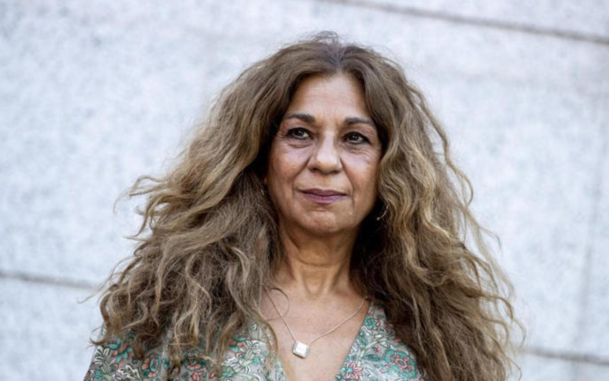 Lolita Flores tiene casi 70 años y su forma de vivir es triste.